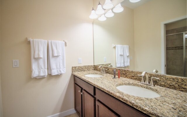 Champions Gate 9027 B