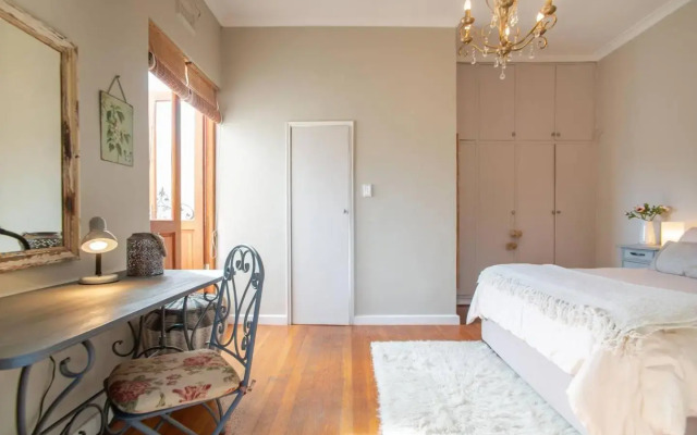 11 Deerpark Drive East