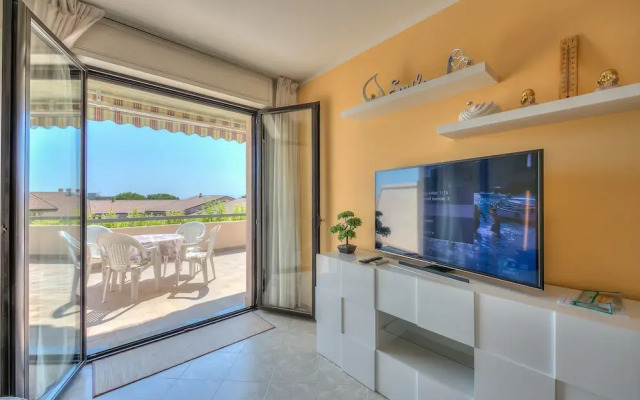 Kristall Lago Pool View