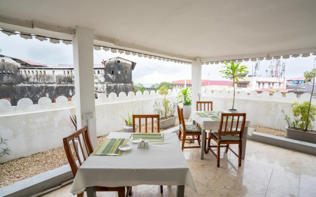 Stonetown View Inn