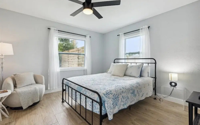 131 W Pasco Ln