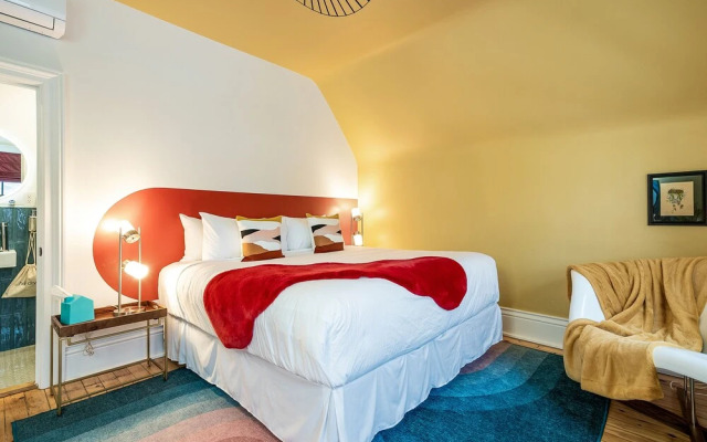 11 Rooms Boutique Hotel