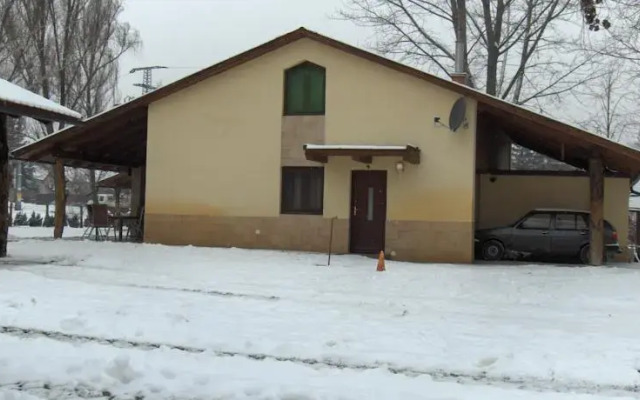 Magyar Kozut Vendeghazak