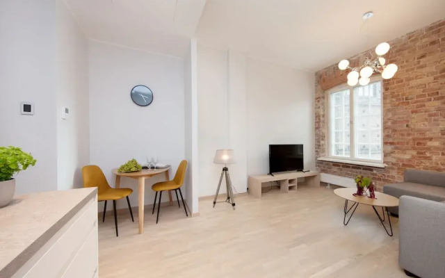 8ERA Business Executive Rotermanni Apts