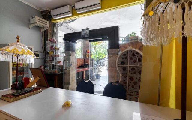 RedDoorz Hostel near Trans Studio Mall