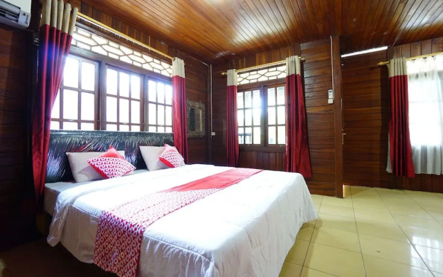 OYO 1254 Golden Lake Resort