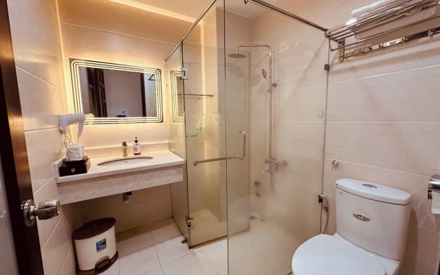 Trang Tien Plaza House-1 min to HK Lake