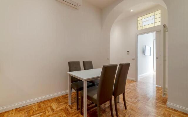 Rione Prati Elegant Apartment With Balcony