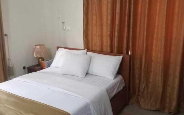 Ajah Apartment & Suites