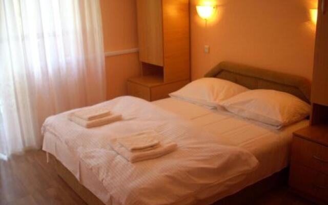 Bed And Breakfast Vila Raj