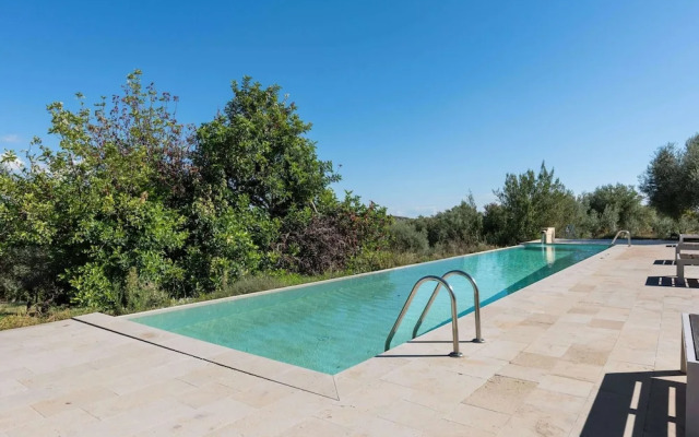 Farmhouse in Noto With Pool and Garden