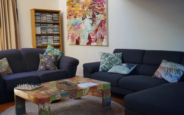 Peppertree Lodge - Hostel