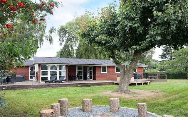 10 Person Holiday Home in Juelsminde-by Traum