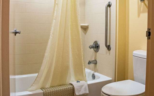 Rodeway Inn & Suites