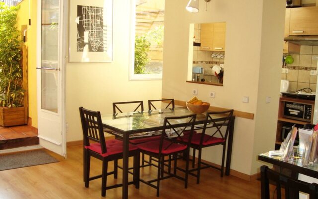 Barcelona Central Garden Hostal