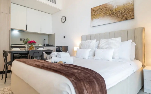 Outstanding Studio in Empire Residence JVC