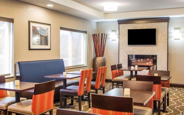Comfort Suites Columbus West - Hilliard