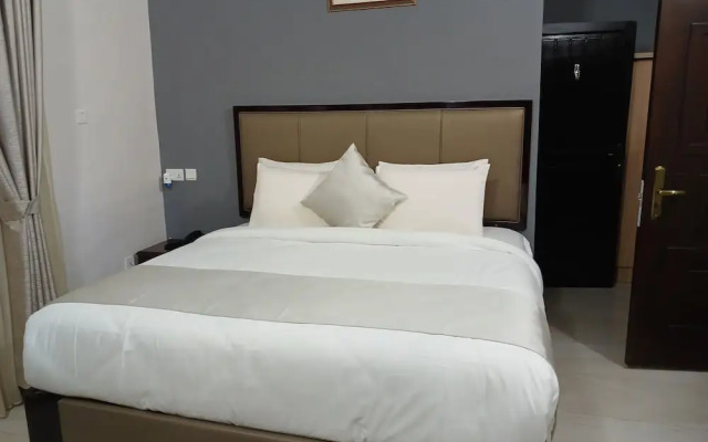 Relax Court Hotel