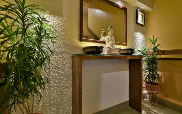 OYO 807 Hotel Gopika International