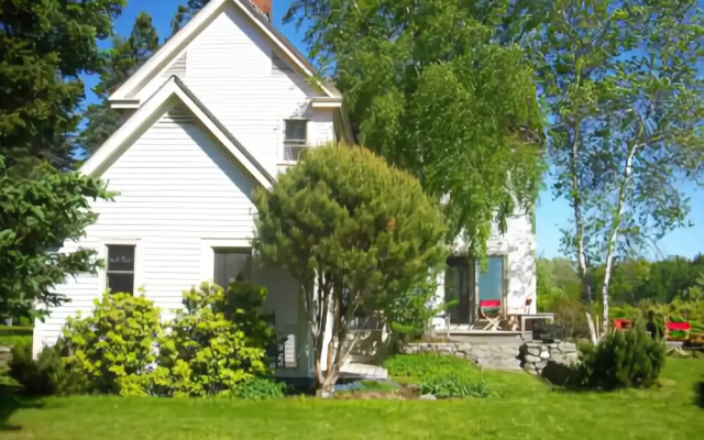 Artists Retreat - Four Bedroom Home