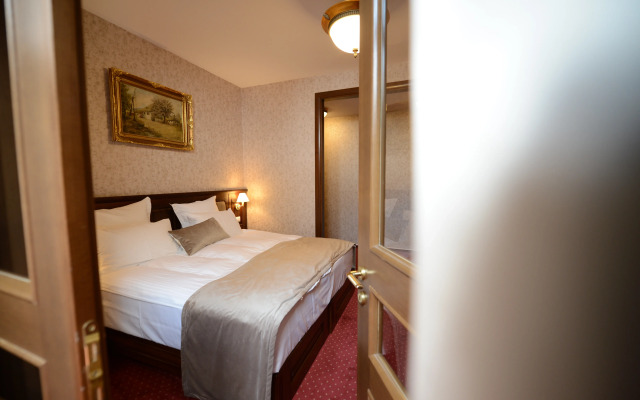 Noblesse Boutique Hotel