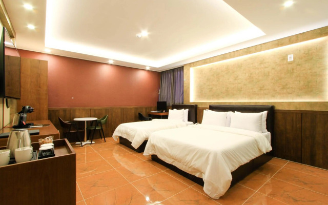 The King Hotel