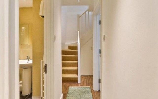 Durweston Mews
