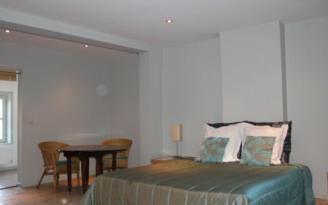 Two Rooms In Bruges
