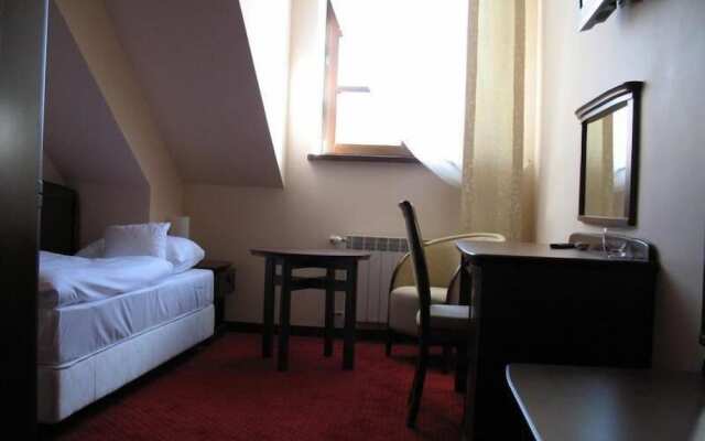 Hotel Rytwiany Nowy Dworek