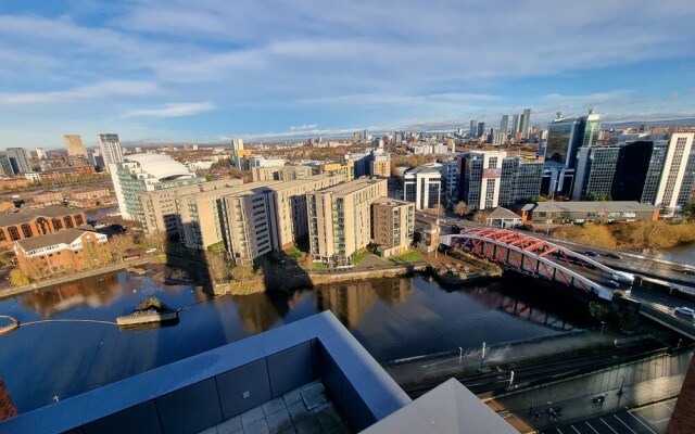 Trafford Suite Modern 1 bed With Cinema Room