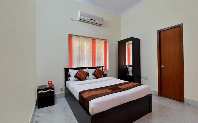 OYO 12210 Comfort N Cozy