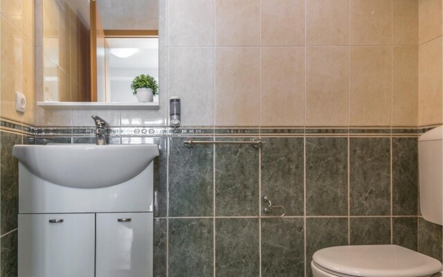 Awesome Home in Makarska With Wifi and 1 Bedrooms