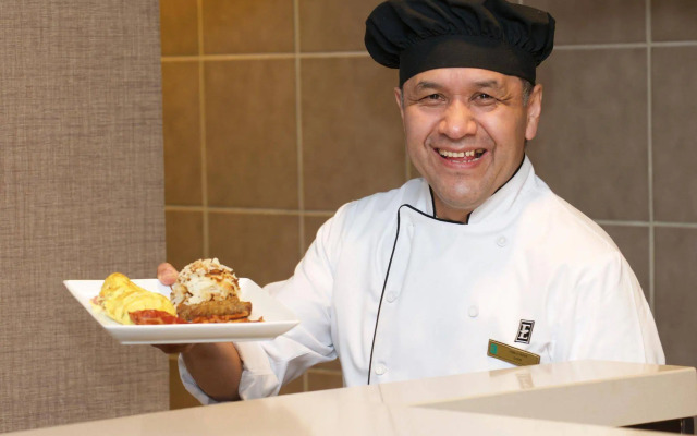 Embassy Suites by Hilton Philadelphia Airport