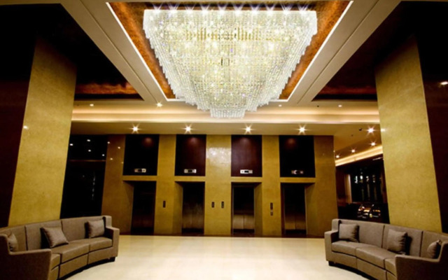 Mandarin Plaza Hotel