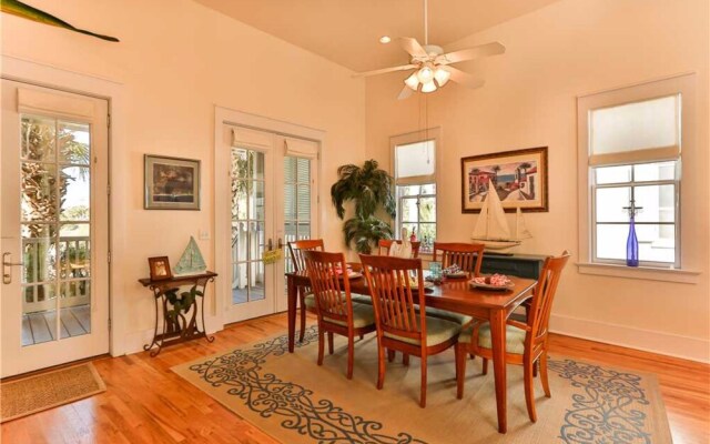 Destin Pointe Homes by Holiday Isle