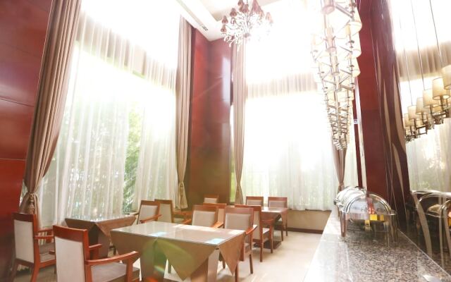 GreenTree Inn Beijing Lin Cui Road Business