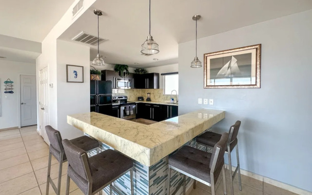 Relaxing Getaway 2BR Condo