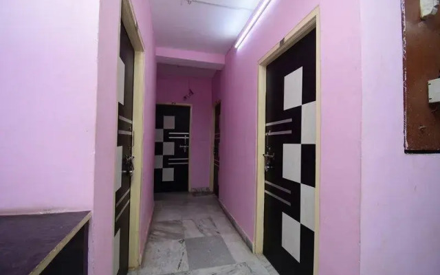 SPOT ON 43842 Hotel Royal Residency