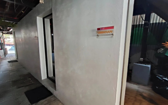 La Ud Lounge and Hostel