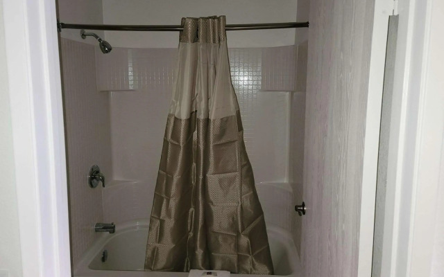 Rodeway Inn & Suites Thousand Palms - Rancho Mirage