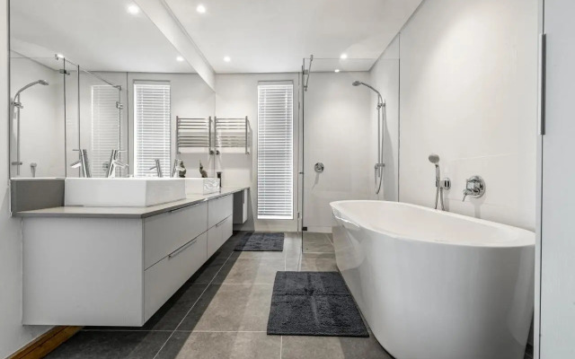17 Marine - 3Bedroom Sea-Facing Apt101
