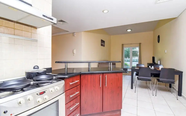 OYO 163 Home 1Bhk Discovery Garden City View