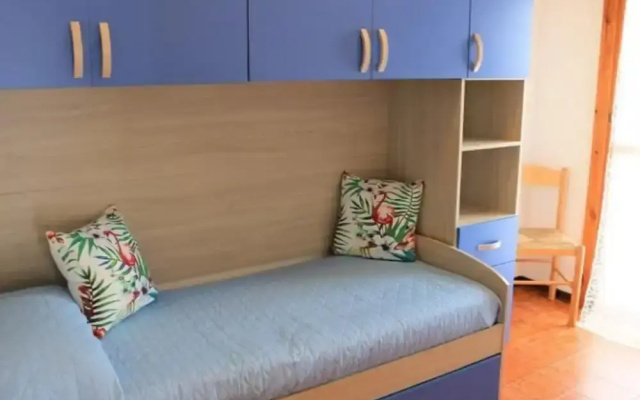 Colorful Flat With sea View
