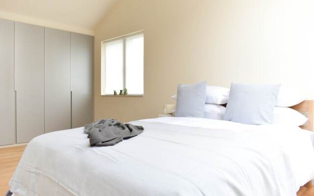 3 Bedroom House in King's Cross Sleeps 6