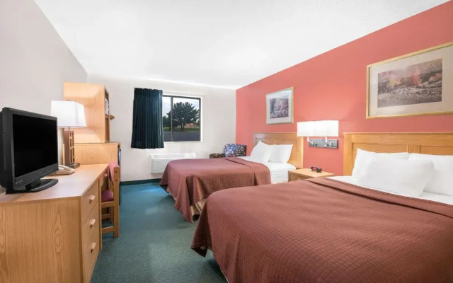 Super 8 Grand Rapids