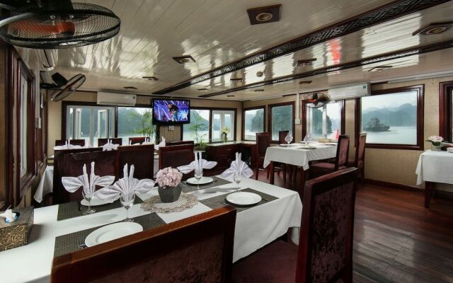 Halong Fantasea Cruise