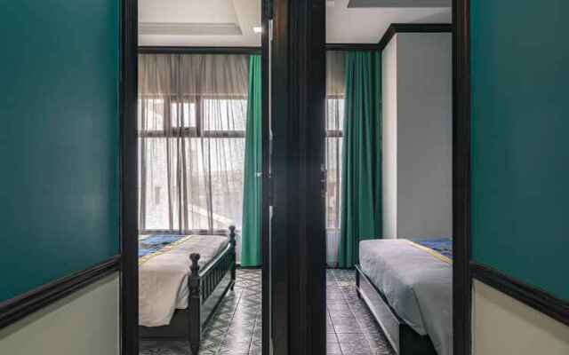 Vy Vy Airport Hotel