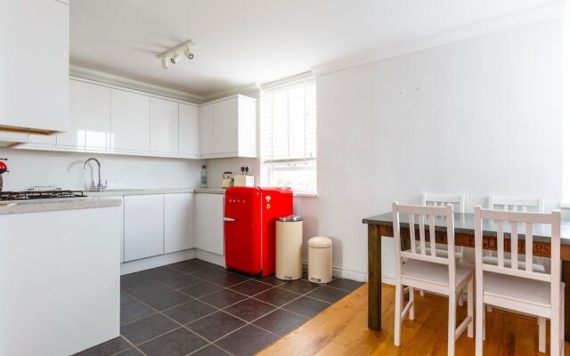 Perfect 1-bed Flat in St. Katherine Docks Sleeps 4