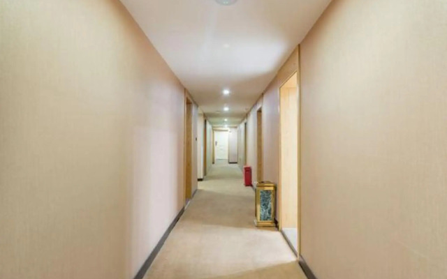 Youyi Hotel (Langfang High-Speed Railway Station Tianhe Antique City)