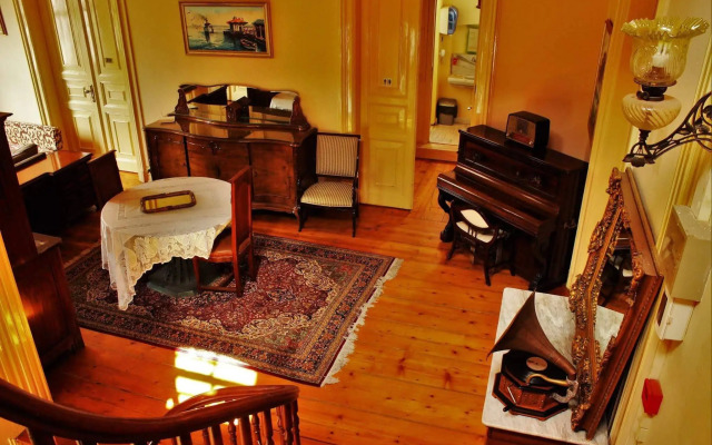 Büyükada Anastasia Meziki History Mansion